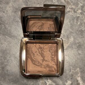 Full-sized Hourglass Ambient Lighting Bronzer - Nude Bronze Light